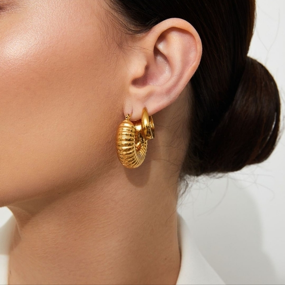 Hollow Earrings - Picture 11 of 13